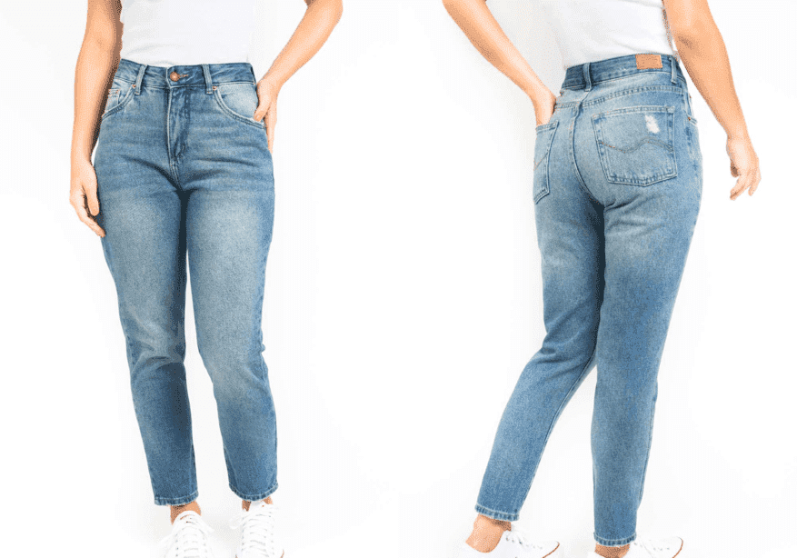 modelo com calça jeans