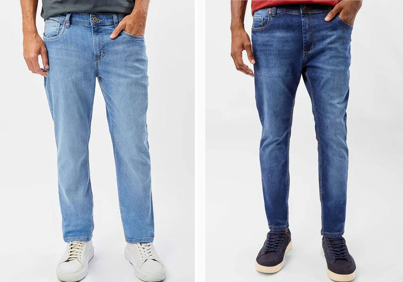 Dois homens usando calças jeans em diferentes tons